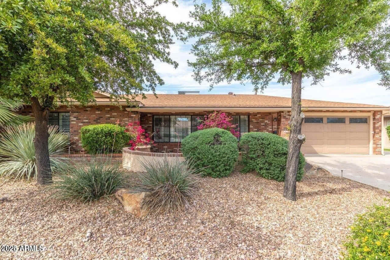 8110 E WINDSOR Avenue