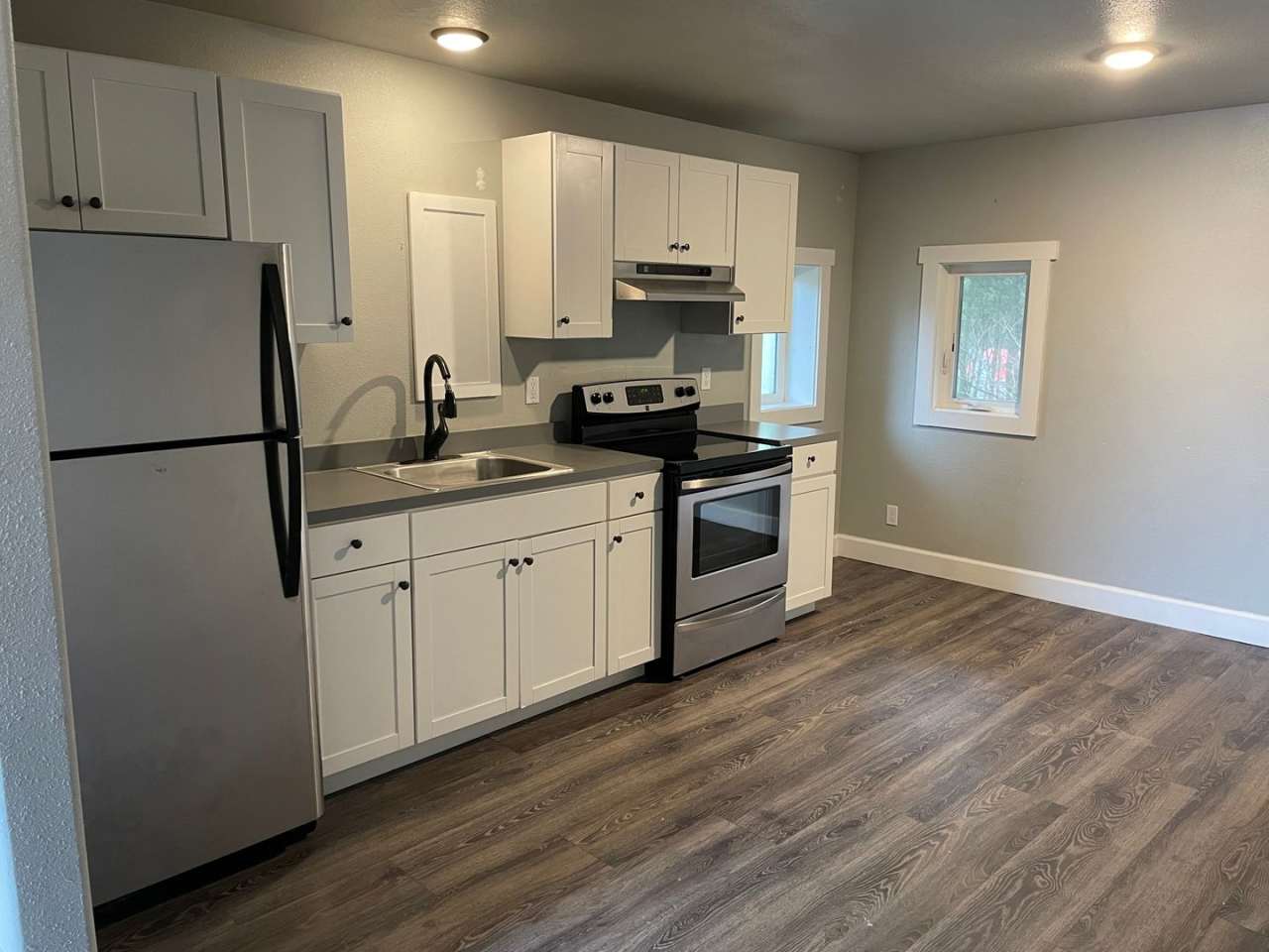 Recently renovated apartment in Lincoln City!