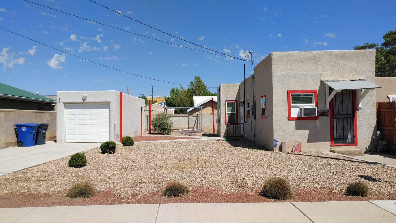 Cozy 1 Bedroom 1 Bathroom House In The NW!