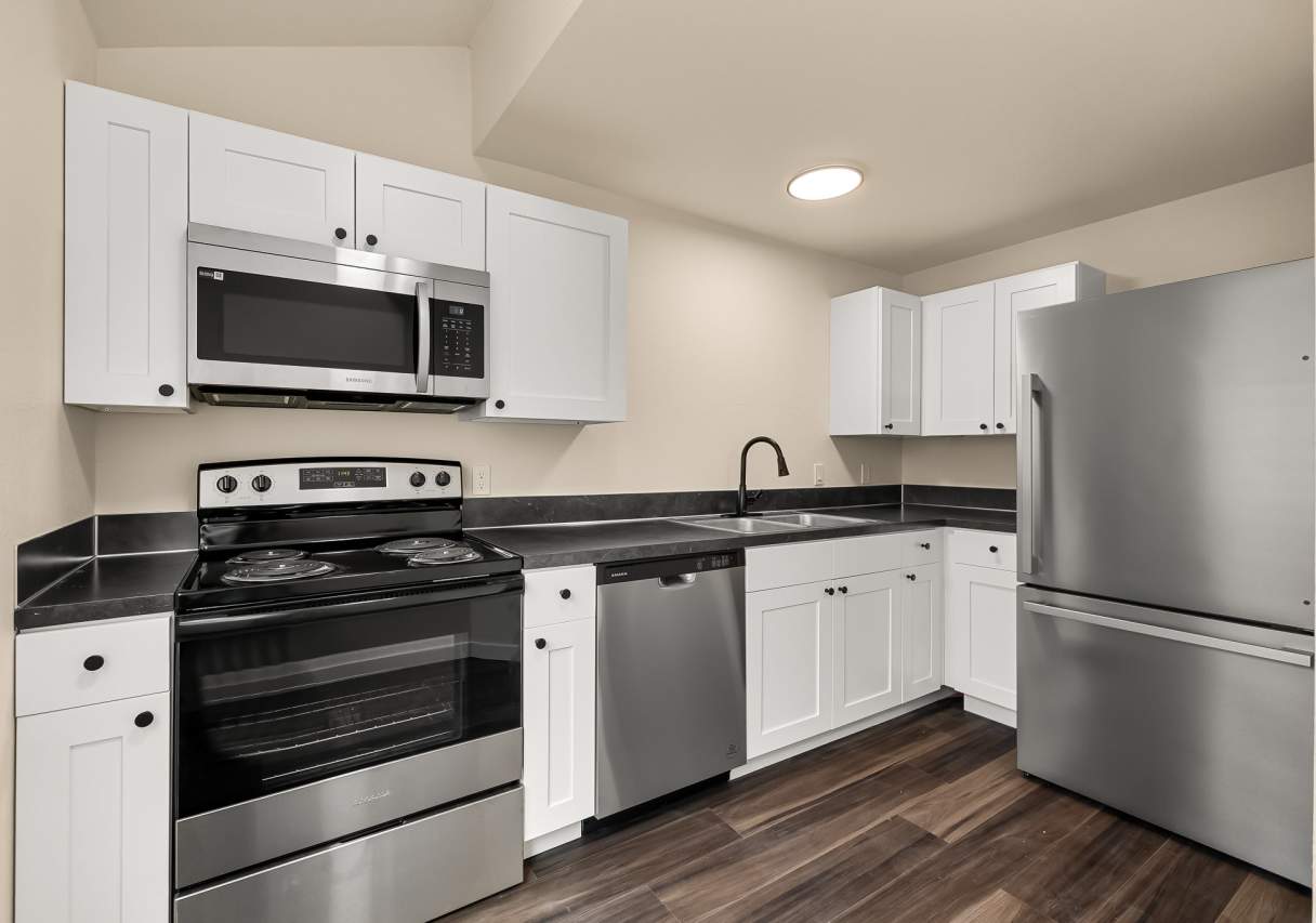 1002 Ash Street - 1038