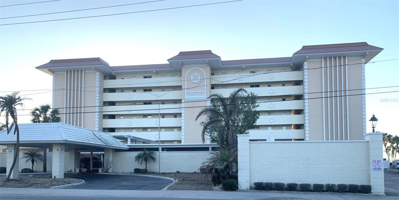 1150 TARPON CENTER DRIVE