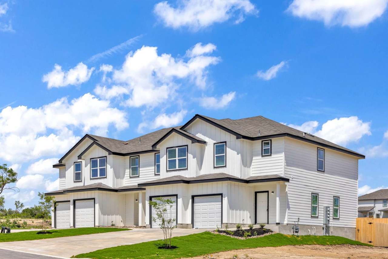 Newly Built 3BR/2.5BA Duplex in Hunter Ranch - Special Offer: $100 off first month