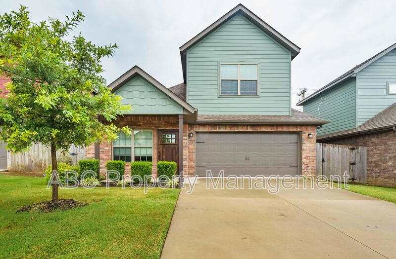 3305 Southwest Hillstone Avenue