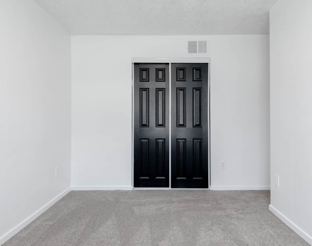 Available Now: Beautiful Three Bedroom Private Townhome!