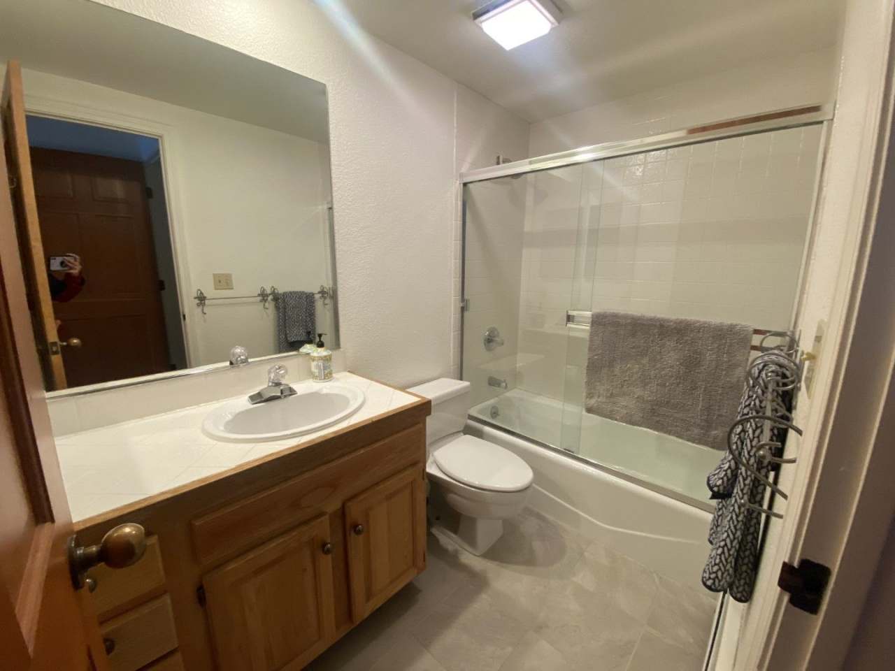 Furnished 2 bed, 2 bath Condo