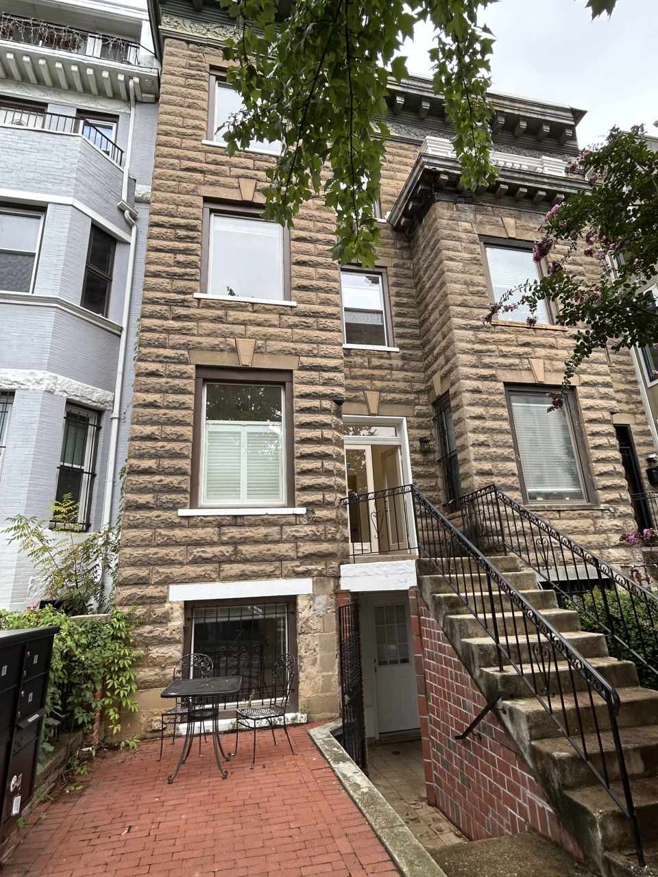 1439 Girard St NW - 1