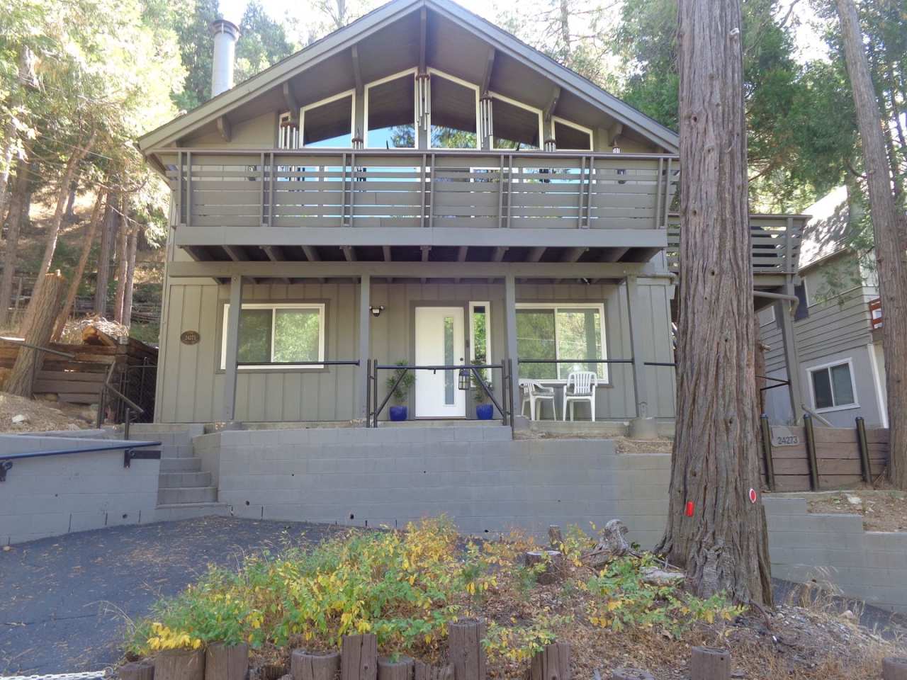 Four Bedroom Near Lake