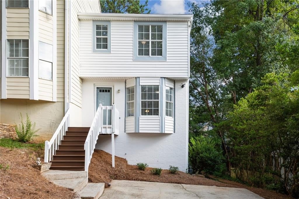 5212 Laurel Bridge Drive SE