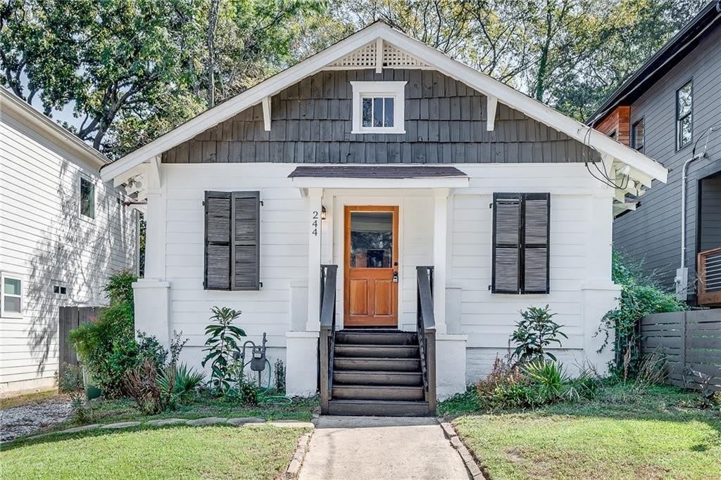 244 Laurel Avenue SW