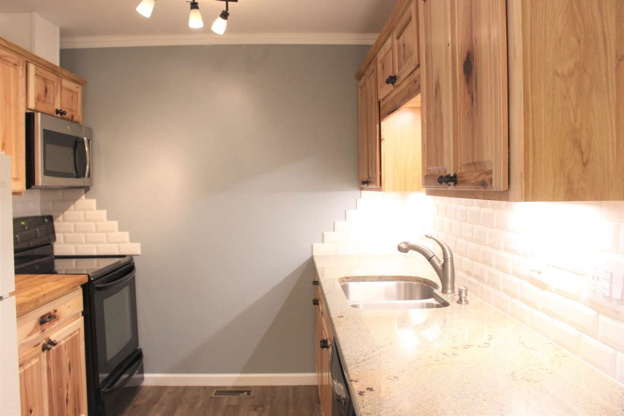 Quiet charmer- Upgrades abound, landry  utilities included (Woodland Park)