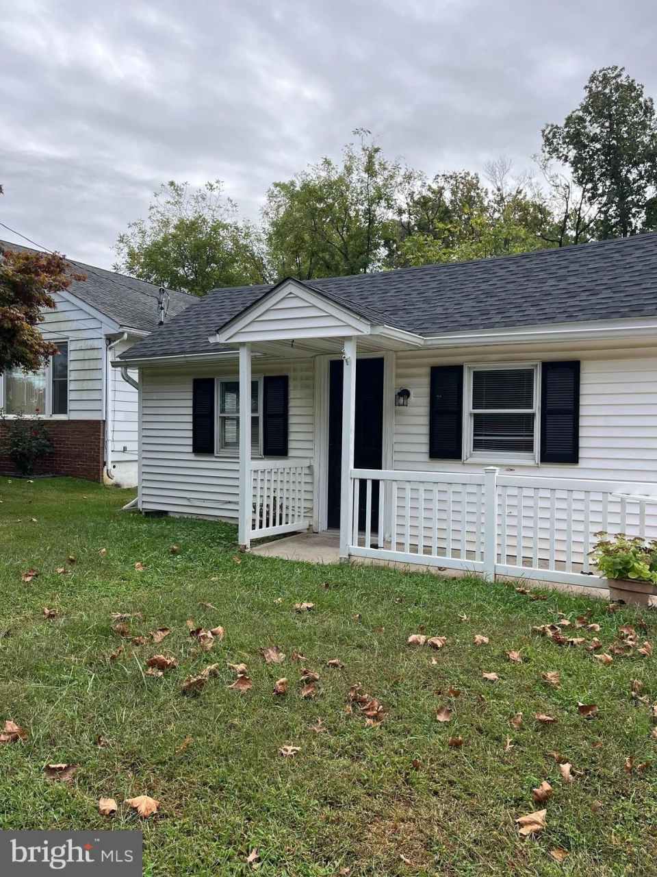 218 ELIZABETH Street unit: 1