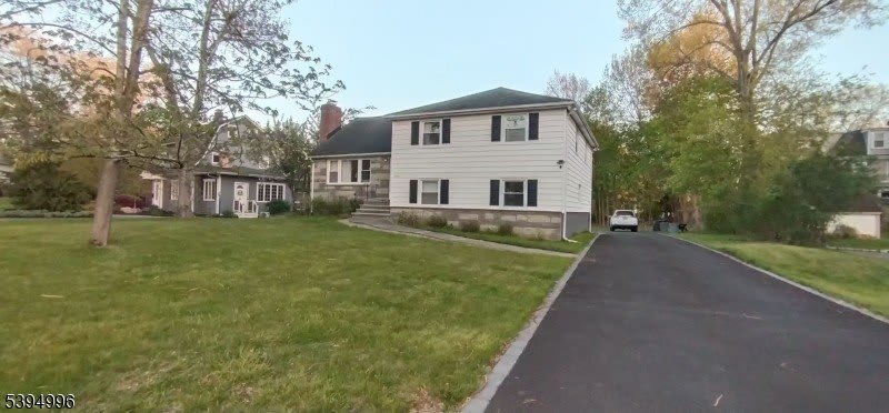 1072 Springfield Ave