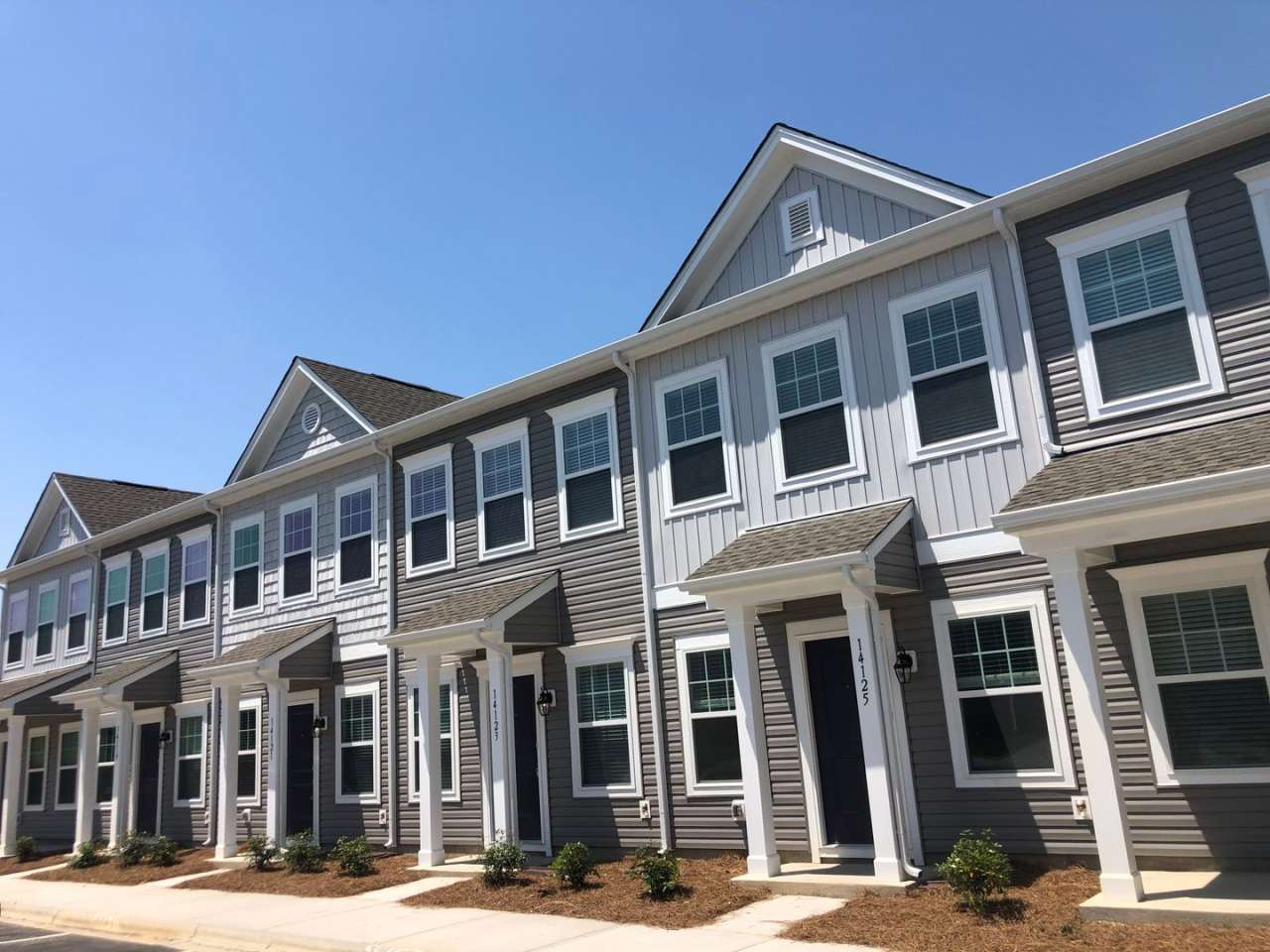 BEAUTIFUL 2 BD Townhome in MIDLAND AVAILABLE DECEMBER 2025