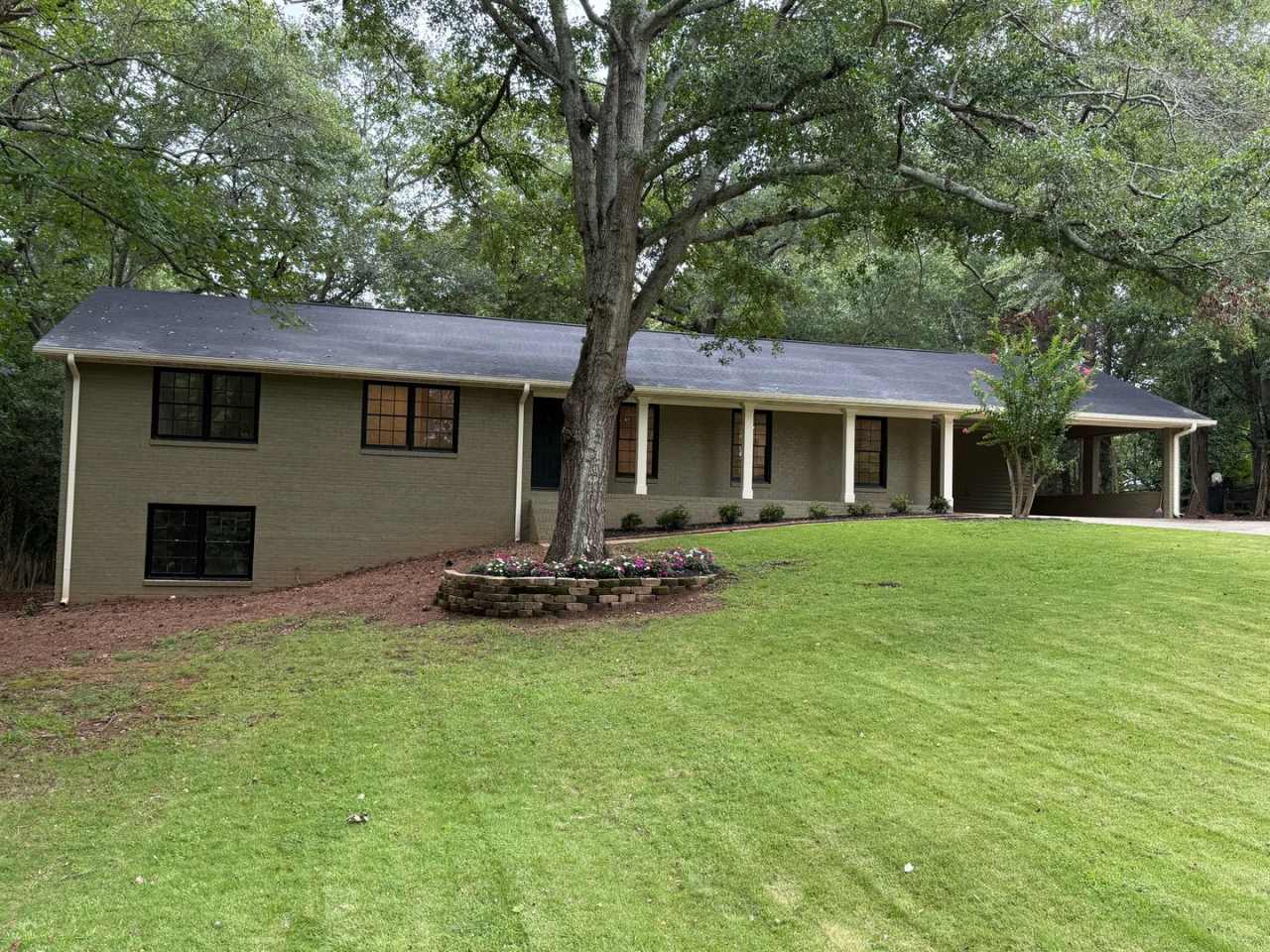 185 Landor Drive - Forrest Heights Neighborhood - AVAILABLE NOW!