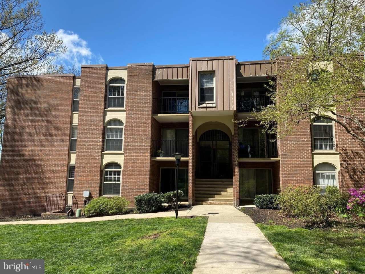 3304 WOODBURN Drive unit: 31