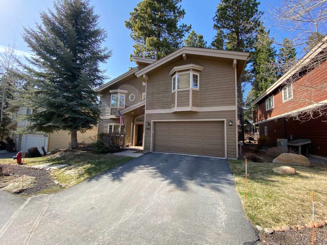 Gorgeous furnished 3 Bedroom w Garage in Gated Community! Next door to Lake Tahoe School.