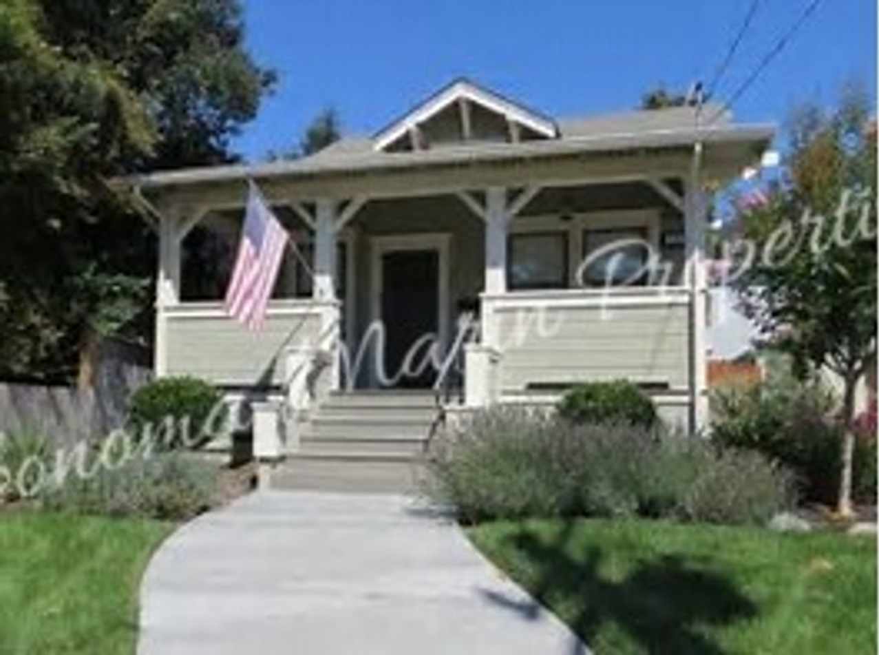 Historic Thomas House – A Rare Rental Opportunity in Petaluma!