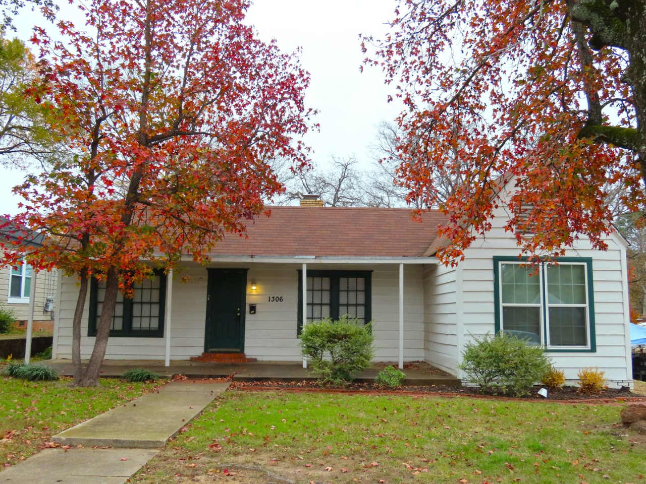 Newly Renovated, Spacious 3 Bedroom, 2 Bath Home w/Bonus Room! Section 8 Eligible.
