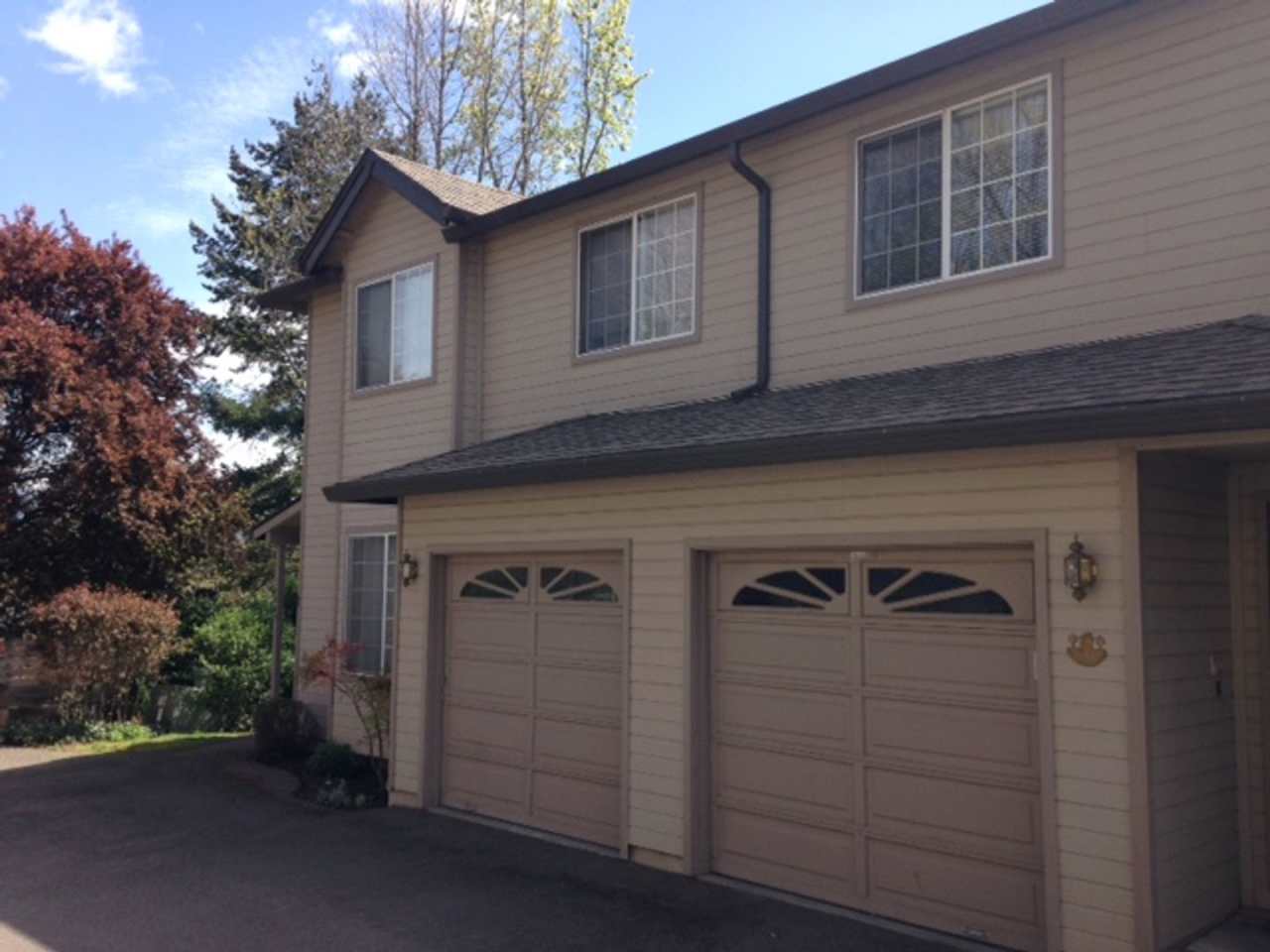 1265-2t - 1747 Siskiyou