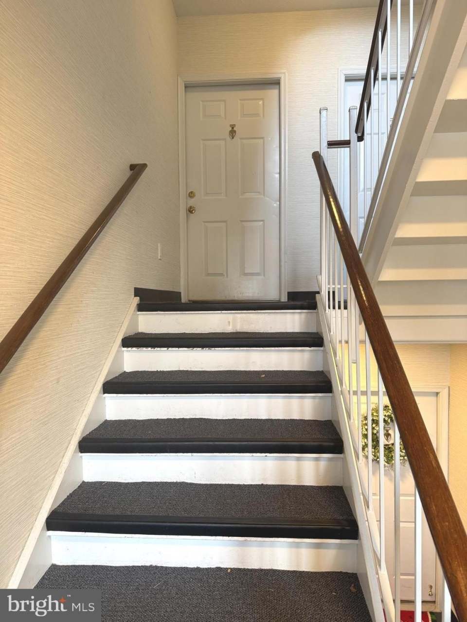 114 PROSPERITY Avenue SE unit: C