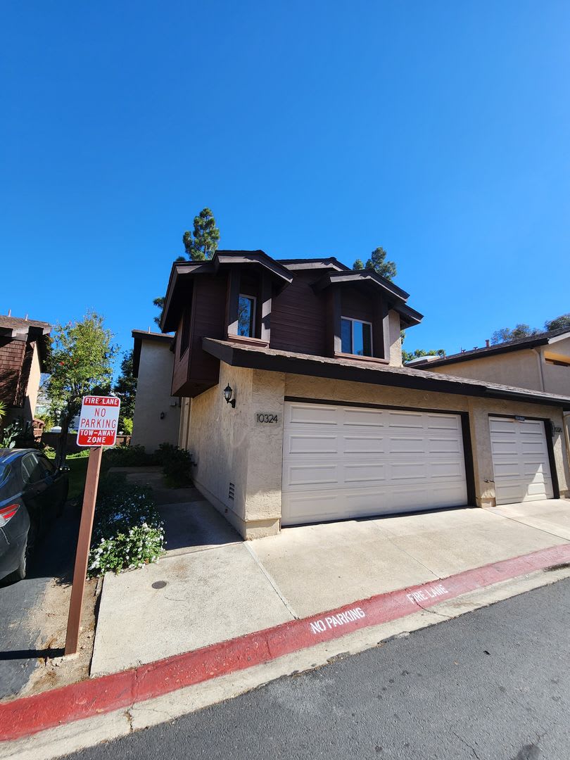 4 BD/2.5 BA Two Story Townhouse in Timberlane HOA