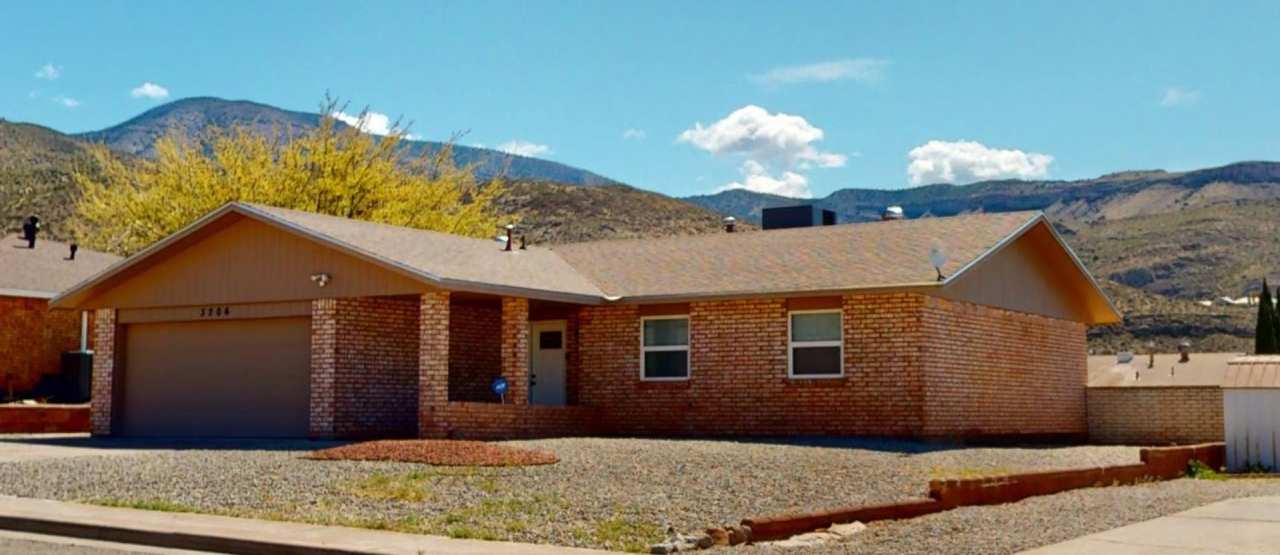3206 Thunder Rd - Alamogordo, NM 88310