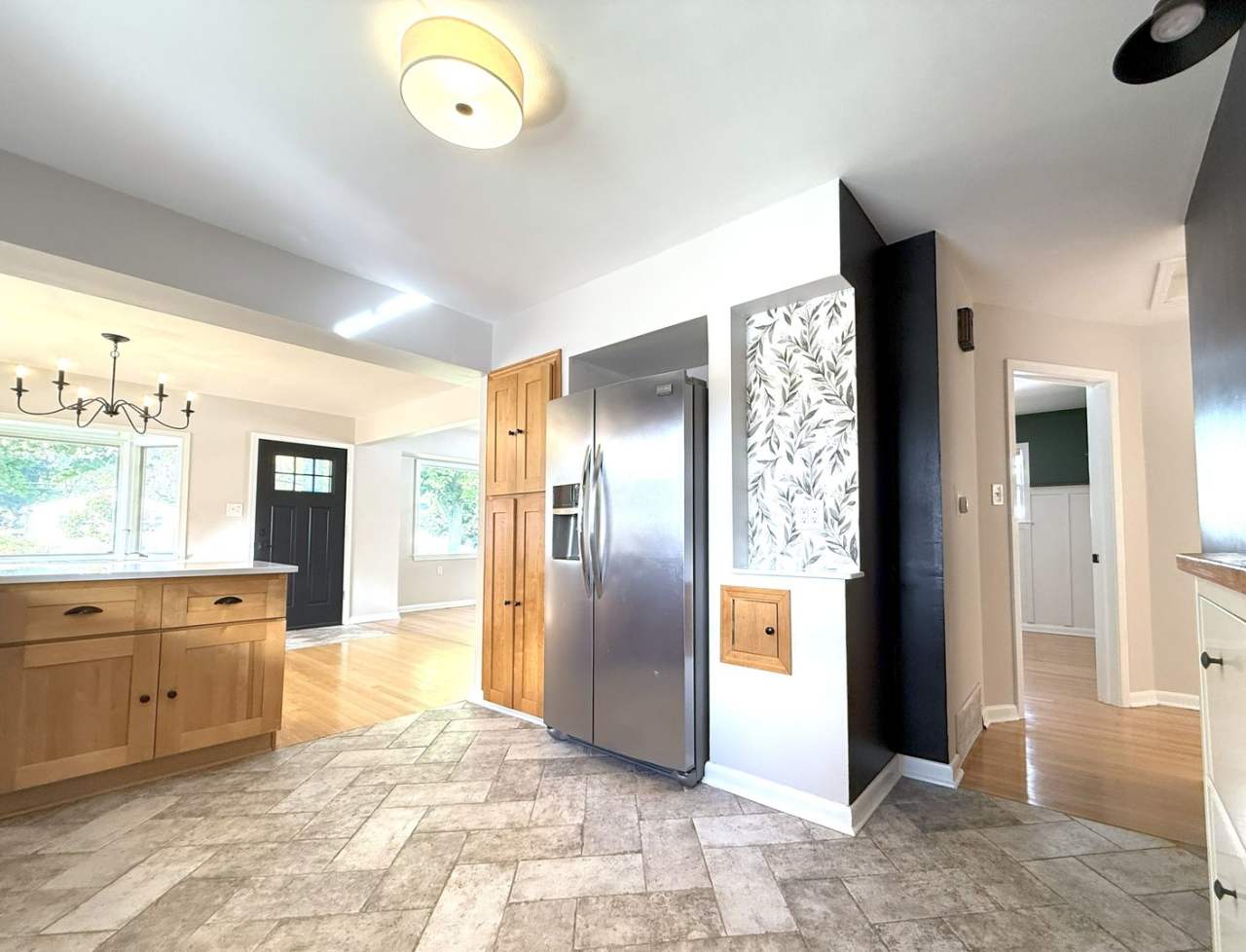 Gorgeous 3-bedroom single family home - Available NOW!