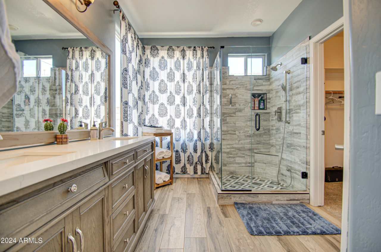 21652 E Calle De Flores --