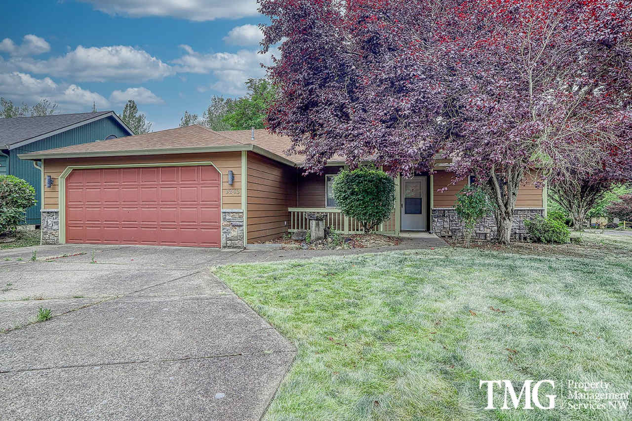 Charming 3 Bedroom Home in Beautiful Camas Neighborhood