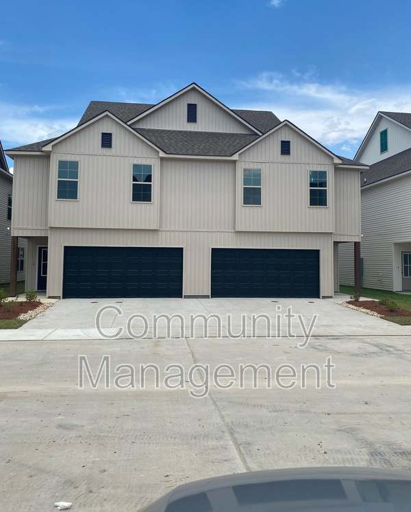 1018 Bengal Crossing Ave