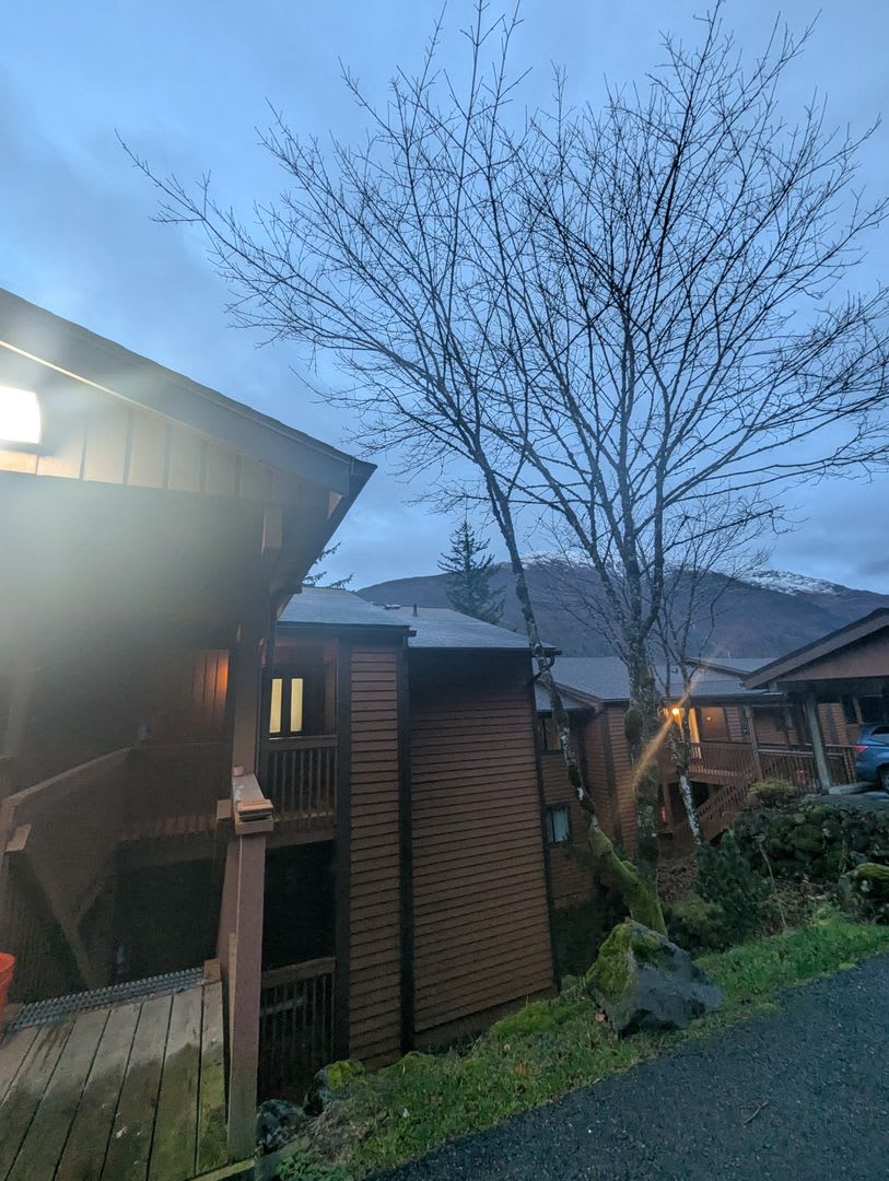 2 bed/1 bath Crowhill condo on Douglas- Unfurnished