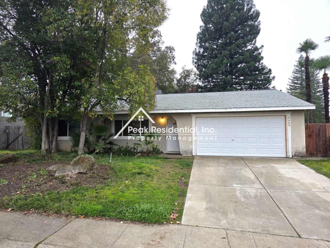 Great 3 bedroom 2 bath house is located in Orangevale