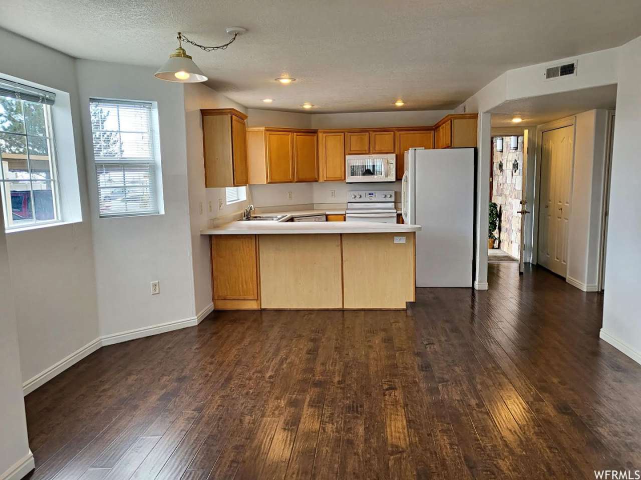 This is a beautiful 3 bed 2 bath home in the highly sought after CHAMBERY HOA community.