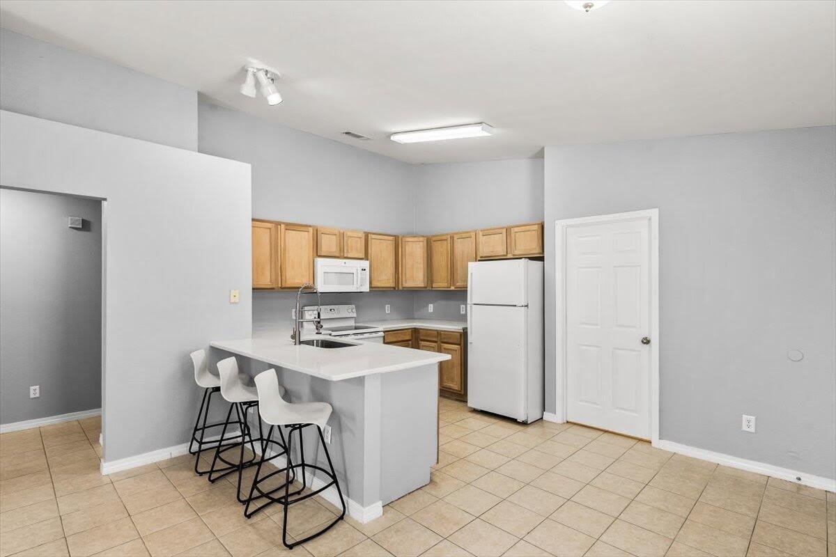 7464 Autumn Trace Boulevard