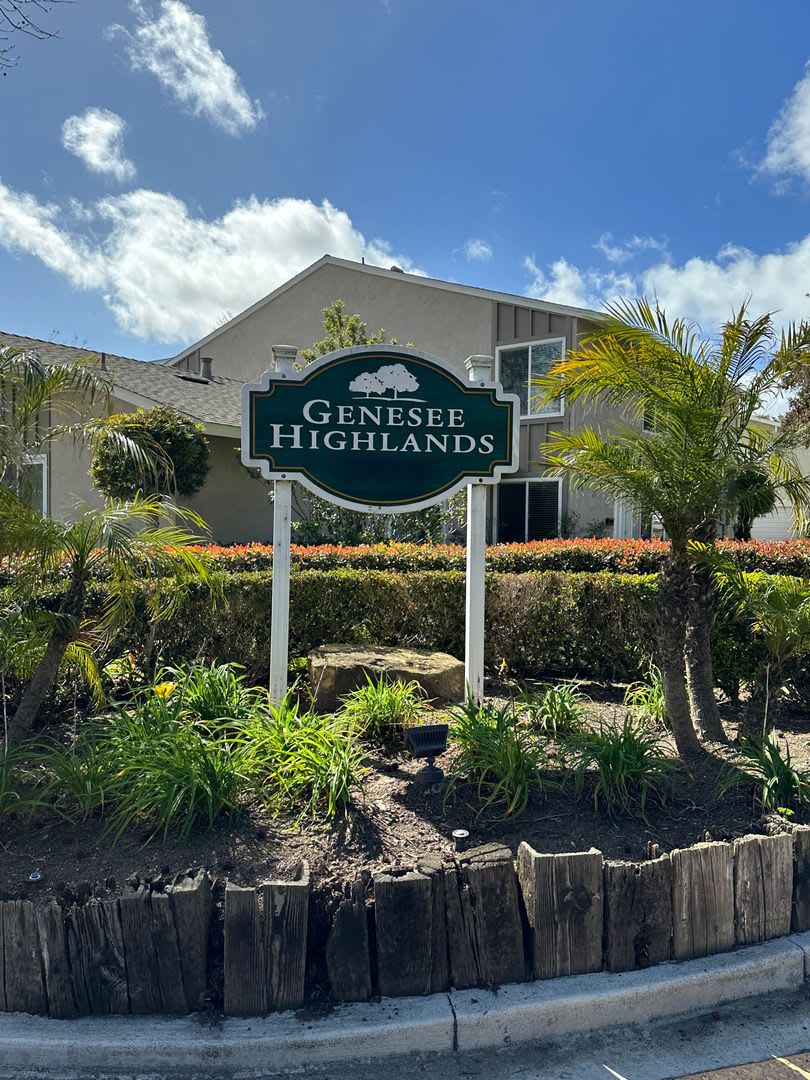 LA JOLLA 2 BED / 1 BATH WITH PRIVATE PATIO  PARKING