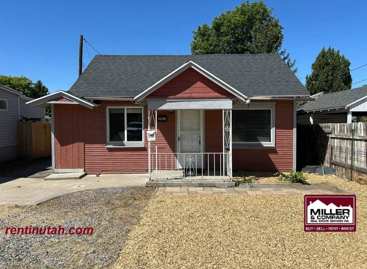 Cute Salt Lake 2 Bedroom Bungalow For Rent!