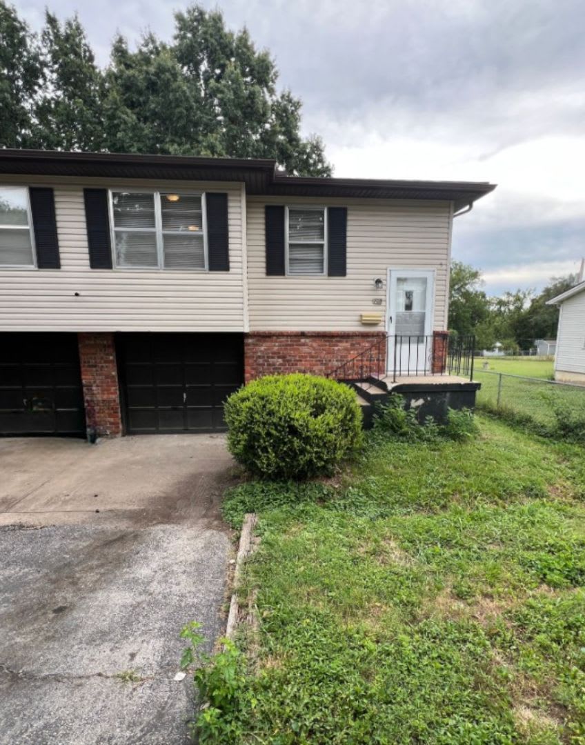 2 Bedroom Duplex with Bonus Space – Perfect for Office or 3rd Bedroom!