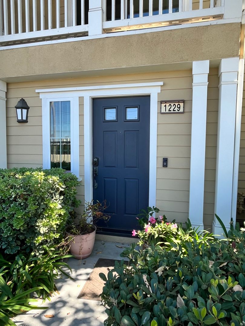 Beautiful Tri-level in Irvine!