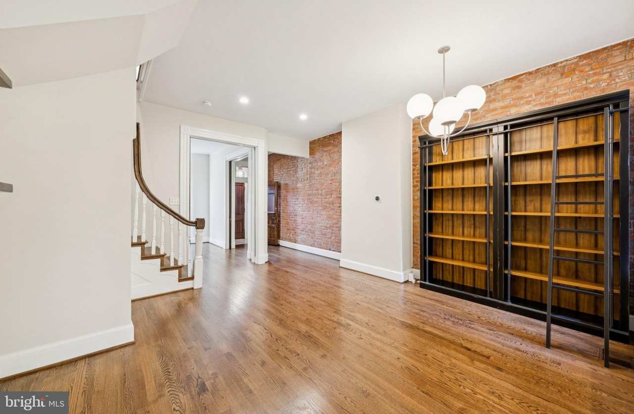 1842 N CAPITOL Street NW