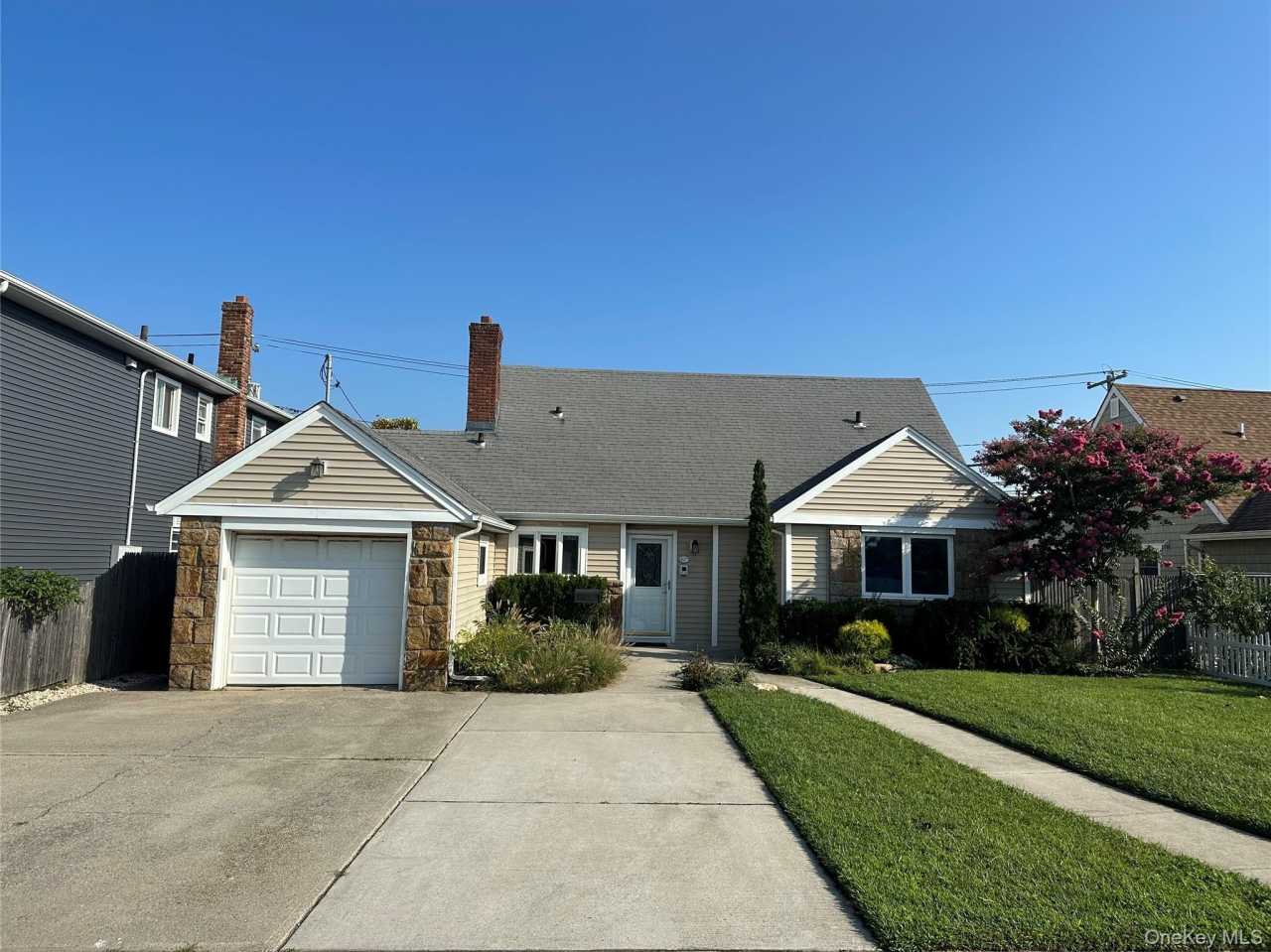 827 E Park Avenue unit: Lower