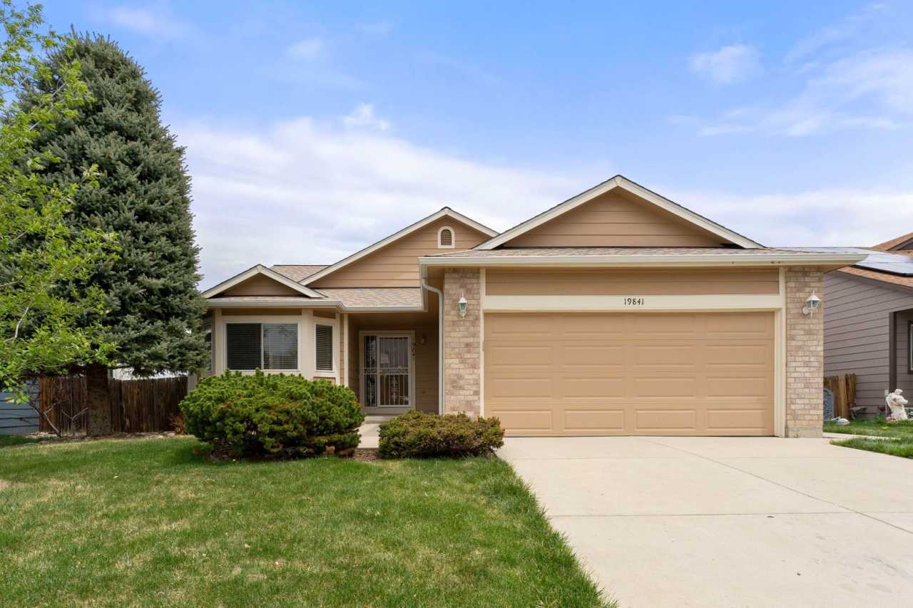 5BD/3BA ranch in Fox Hill! Cherry Creek Schools!