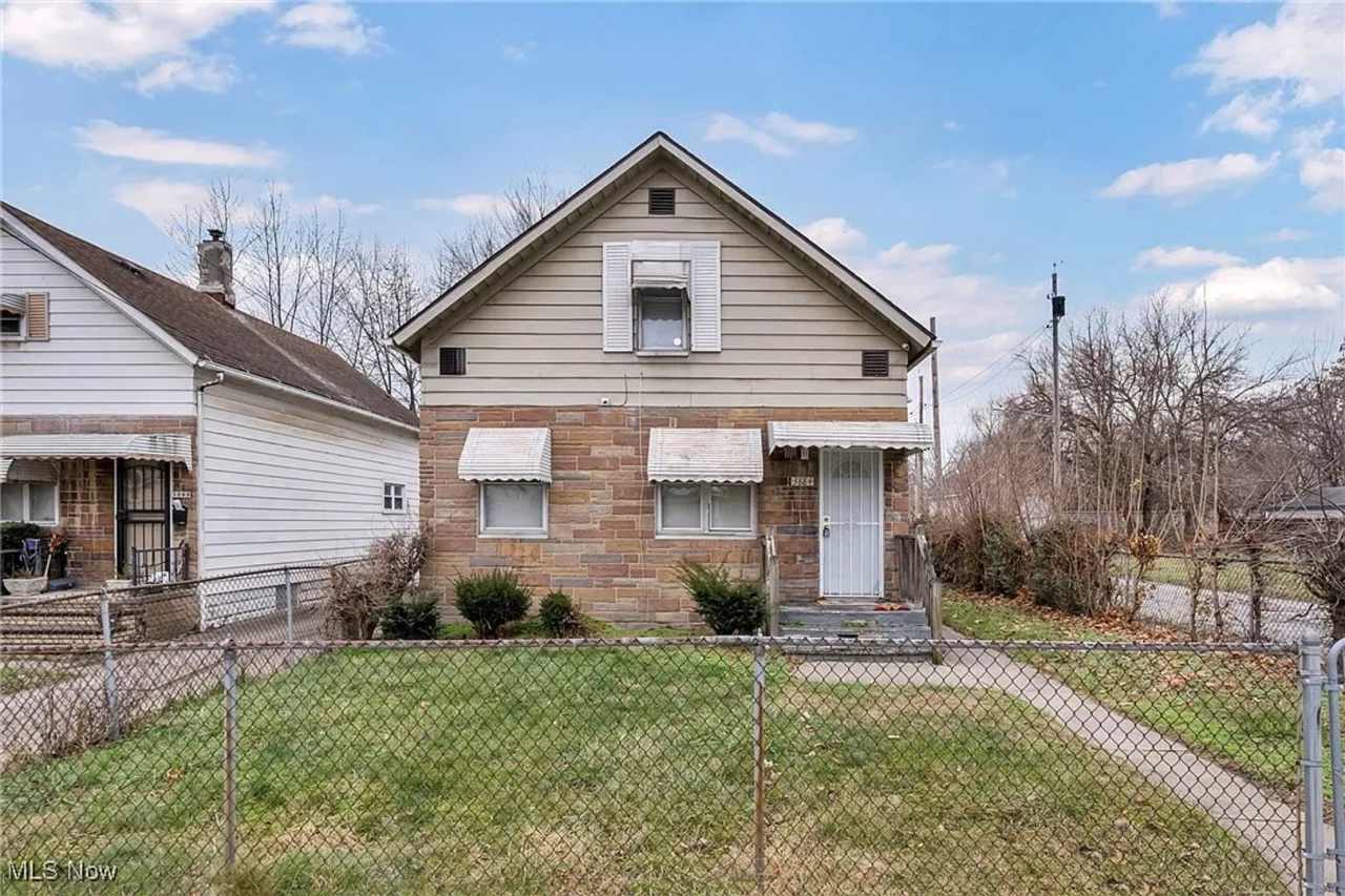 Fully Updated Home with Washer and Dryer | 3884 E 54th Street – Cleveland, OH
