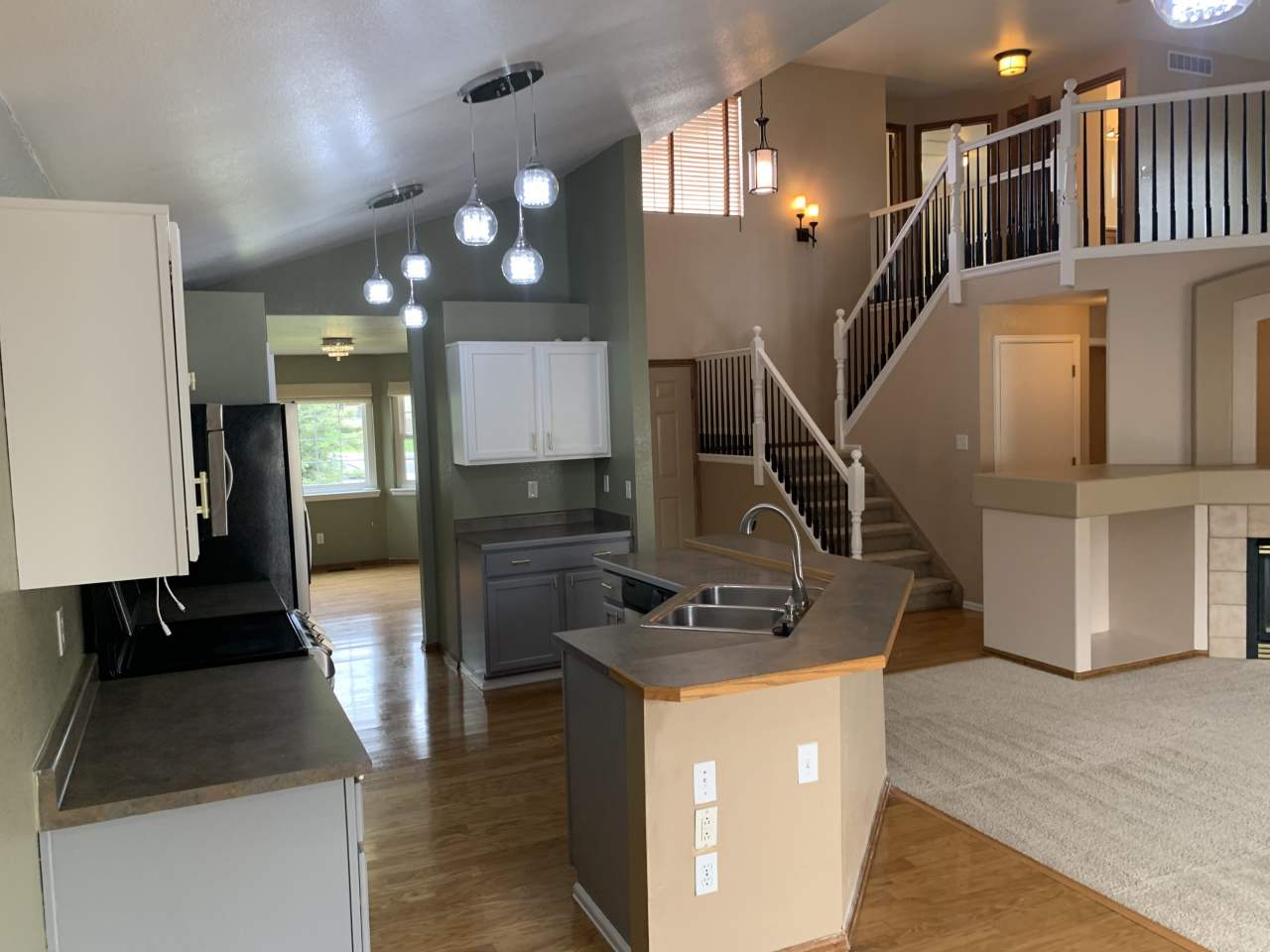 11201 Glenmoor Court