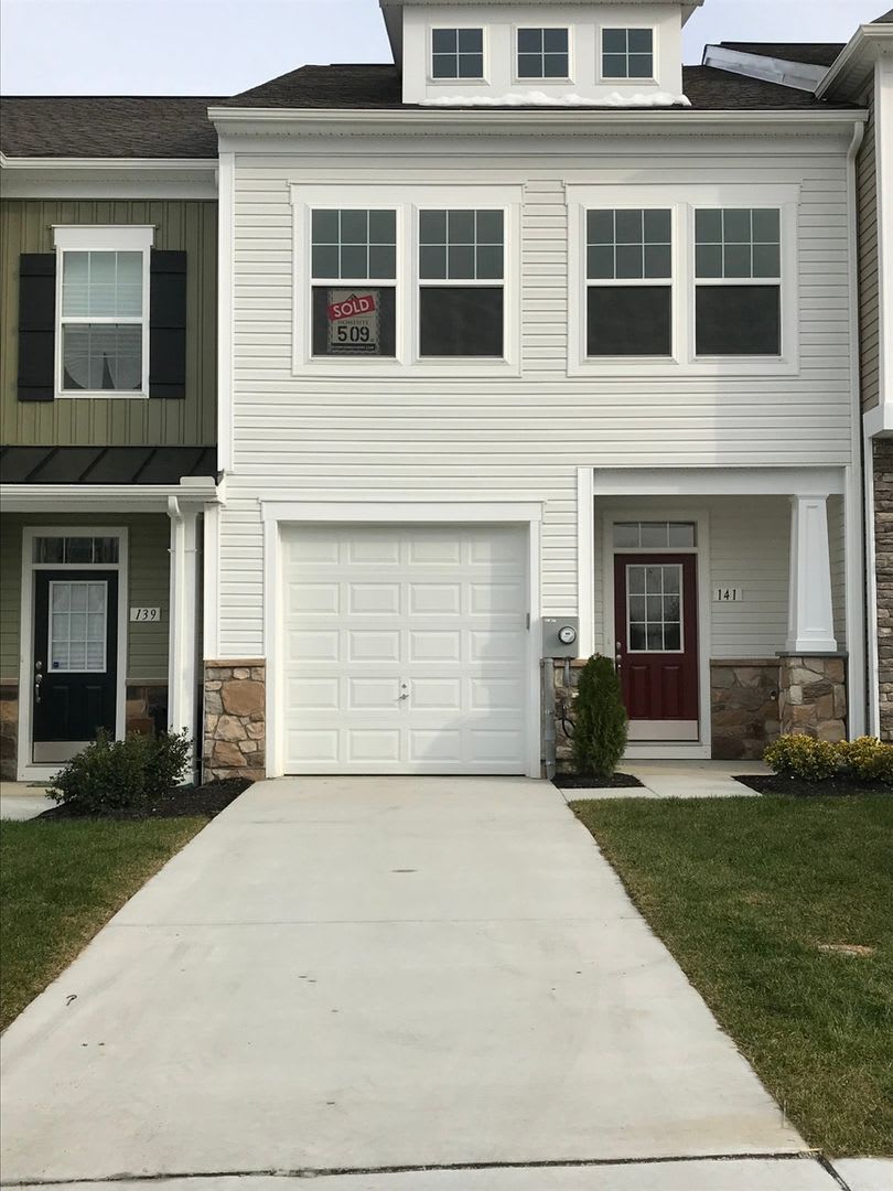Spacious 3BR Townhome in Martinsburg