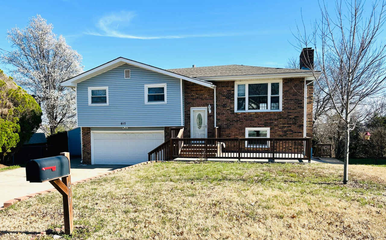 Spacious Single Family Home, Great Location