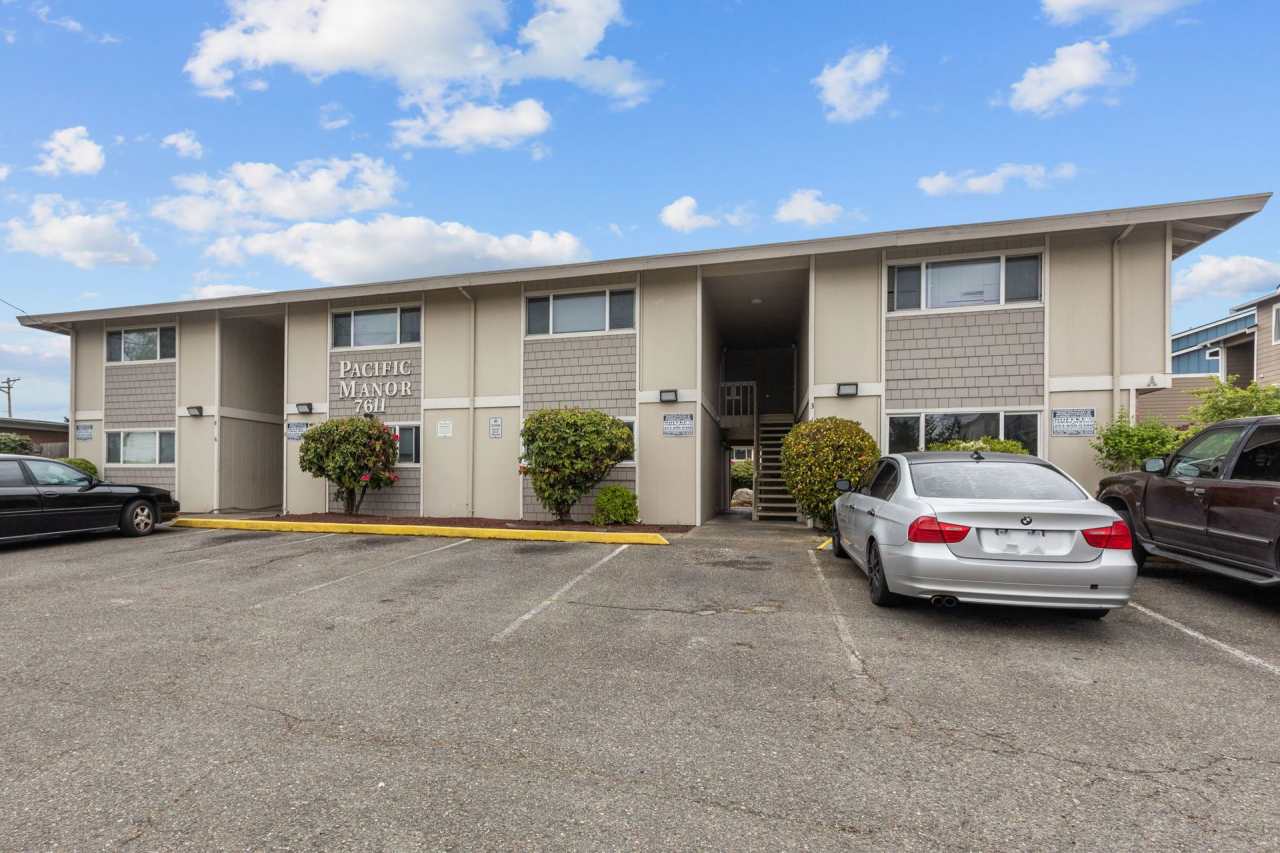 Pacific Manor Apartments