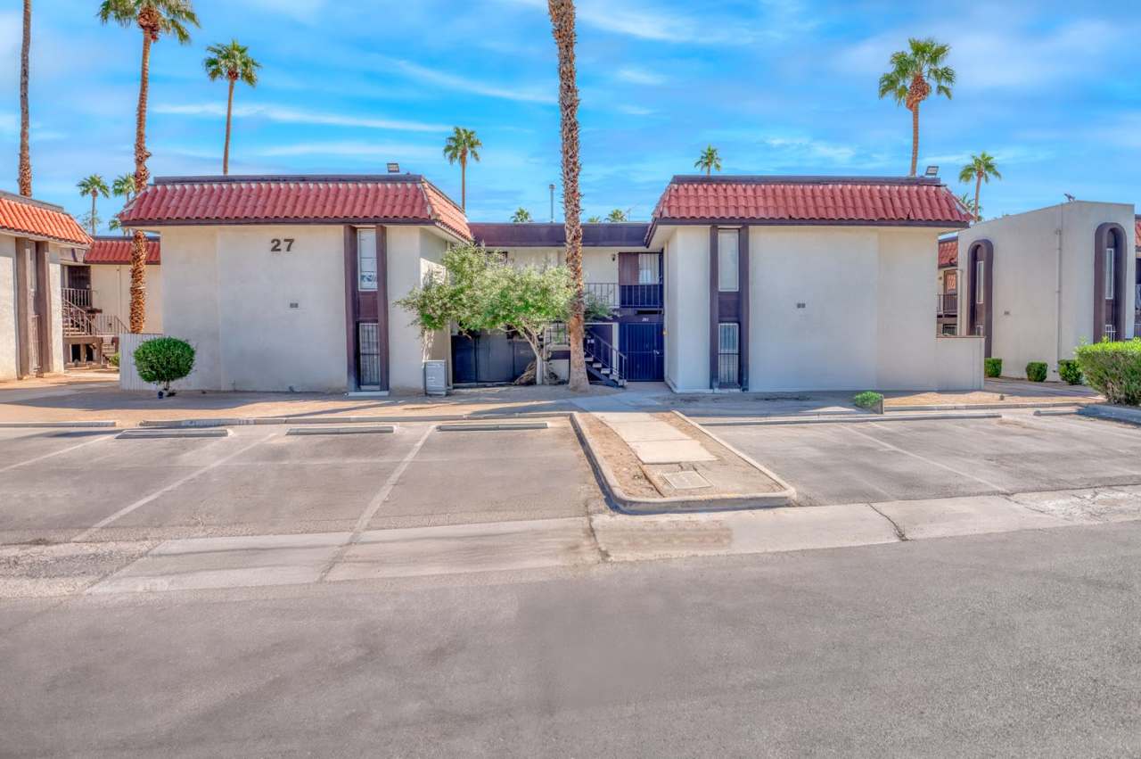 READY TO MOVE-IN. FIRST FLOOR. 3-BEDROOM CONDO!