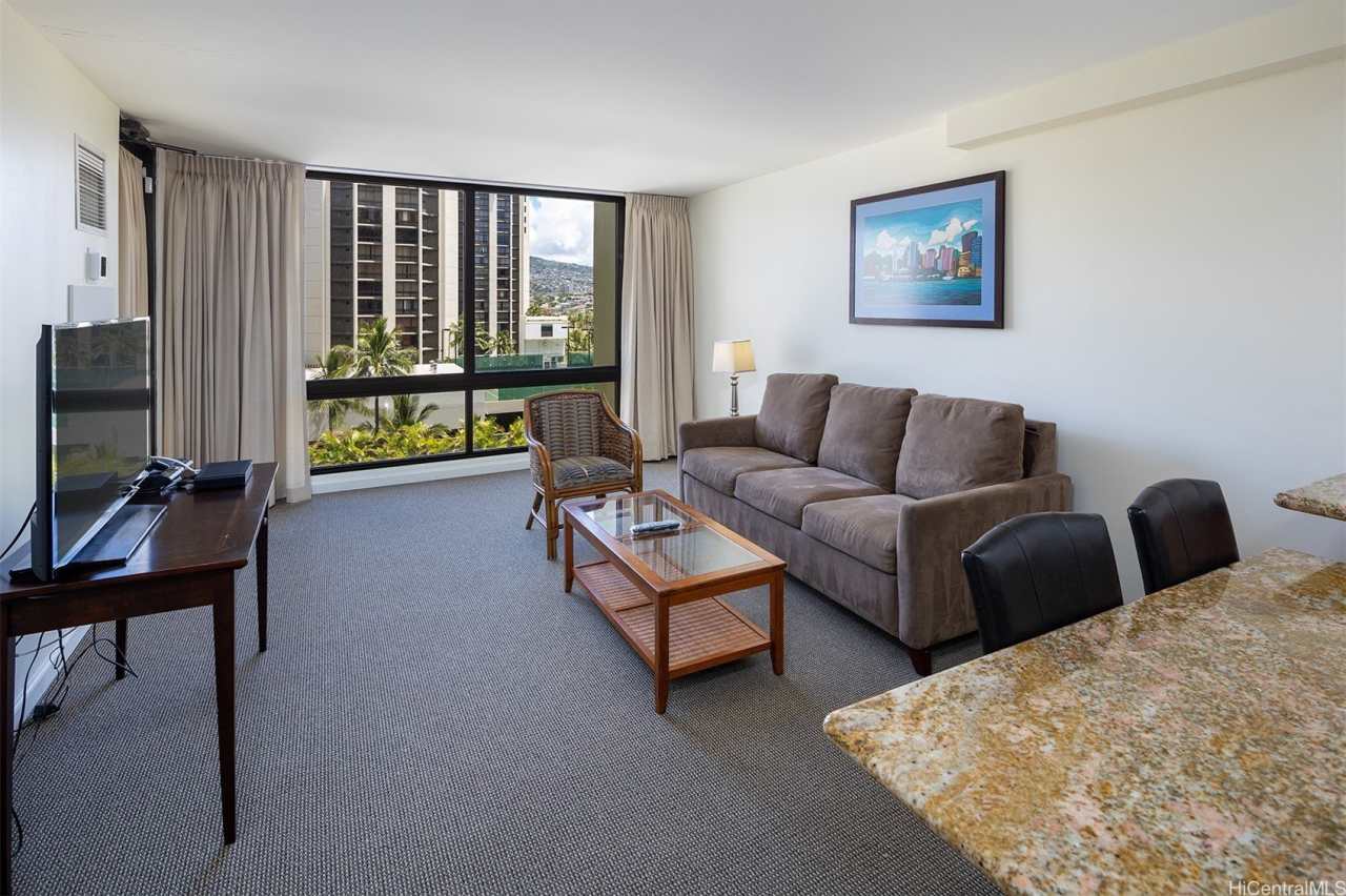 229 Paoakalani Avenue