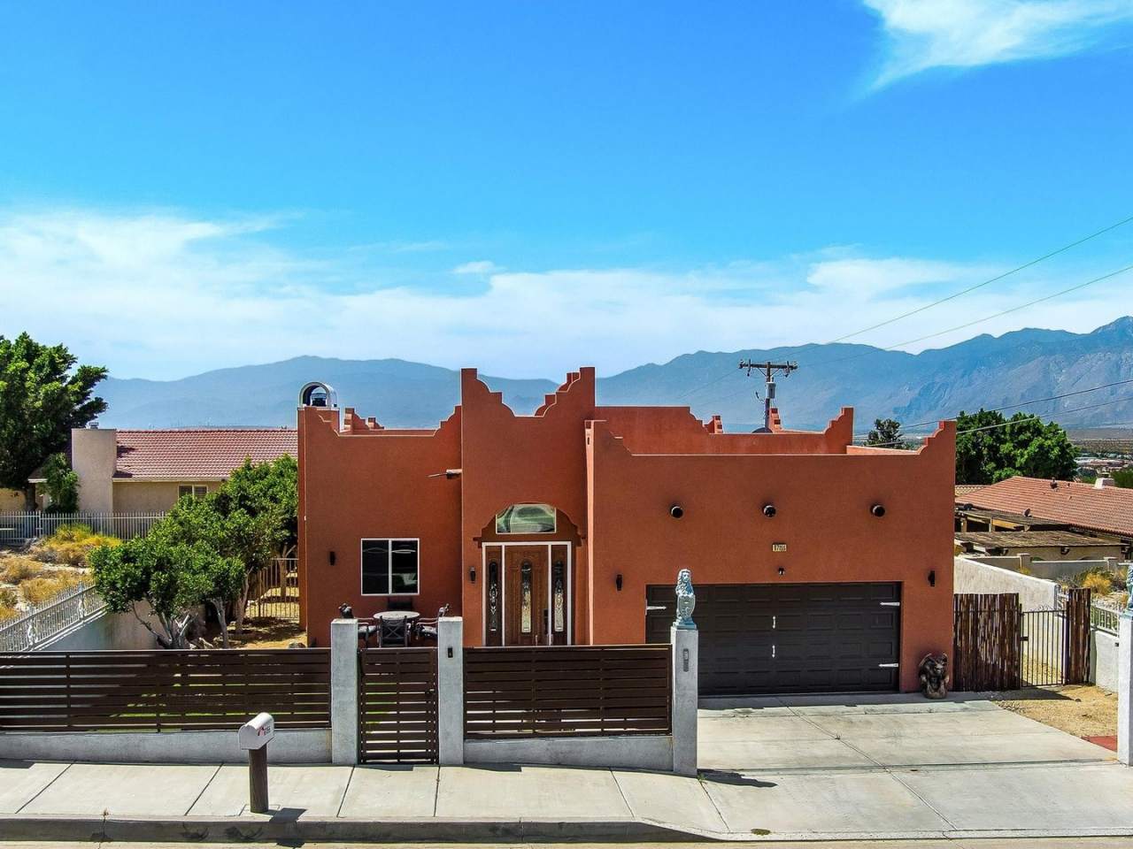 Desert Hot Springs 4 Bedroom luxury unique house