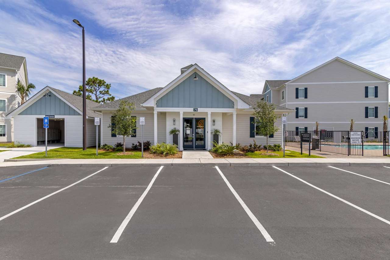 Pointe Grand Apartment Homes